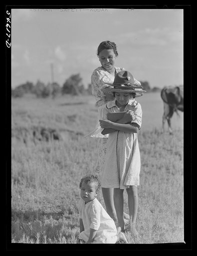 Melrose, Natchitoches Parish, Louisiana. Members of French mulatto family near John Henry cotton plantation