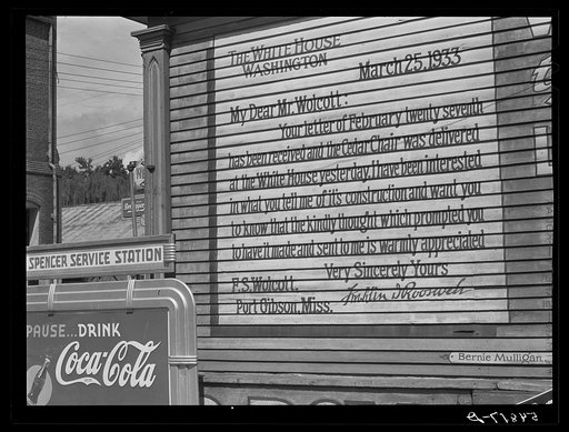 Port Gibson, Mississippi. Facsimile of a letter written by President Roosevelt to a resident painted on the side of a building