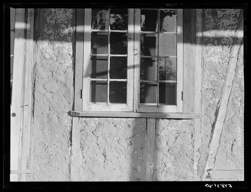 Melrose, Natchitoches Parish, Louisiana. Old home with mud walls built by mulattoes, now a part of the John Henry cotton plantation