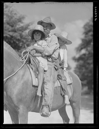 Untitled photo, possibly related to: Melrose, Natchitoches Parish, Louisiana. Going to crossroads store for supplies in cotton plantation area