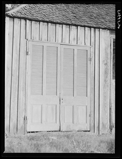 Melrose, Natchitoches Parish, Louisiana. Old home with mud walls built by mulattoes, now a part of the John Henry cotton plantation