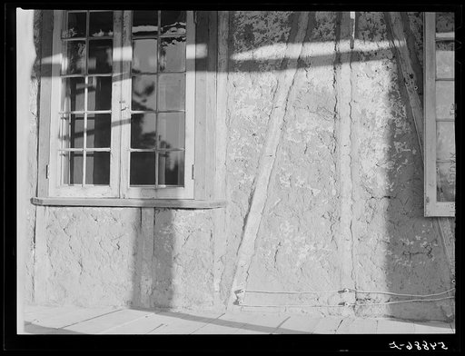Melrose, Natchitoches Parish, Louisiana. Old home with mud walls built by mulattoes, now a part of the John Henry cotton plantation
