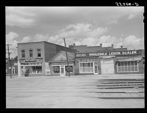 Immediately on entering state of Kentucky the greater increased number of liquor signs is very noticeable. Guthrie, Kentucky