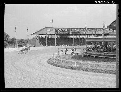 Untitled photo, possibly related to: Sulky or harness races. Horse show, Shelby County fair. Shelbyville, Kentucky