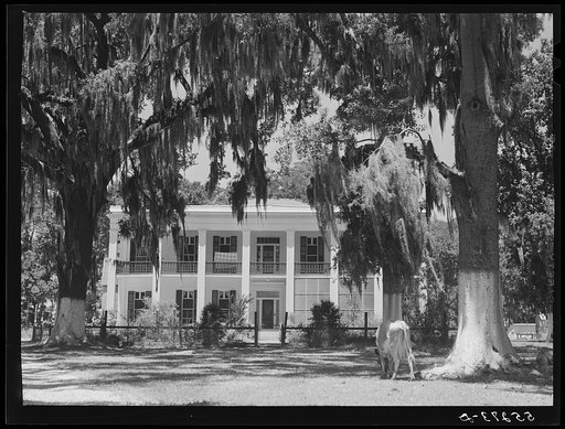 Old Jackson Plantation home, owned by a sugarcane planter. Schriever, Louisiana