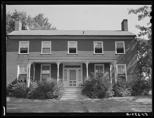 Untitled photo, possibly related to: Old home on Russell Spear's farm near Lexington, Kentucky