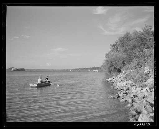 Fishing in the Ohio River, Saturday afternoon. Louisville, Kentucky