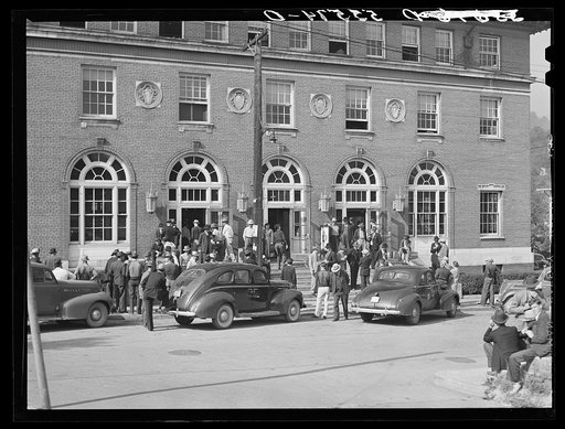 Farmers and townspeople in front of federal building on court day. Jackson, Kentucky