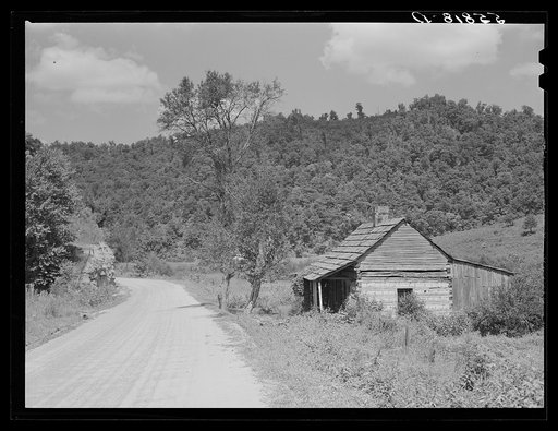 Mountaineers cabin made of hand hewn logs near Jackson, Kentucky, Breathitt County