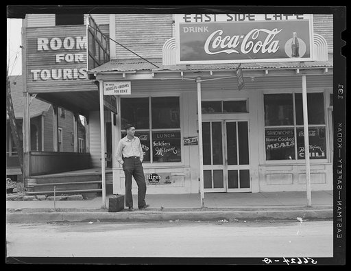 East side cafe with rooms for rent, "Soldiers Welcome," on highway to Camp Livingston, near Alexandria, Louisiana