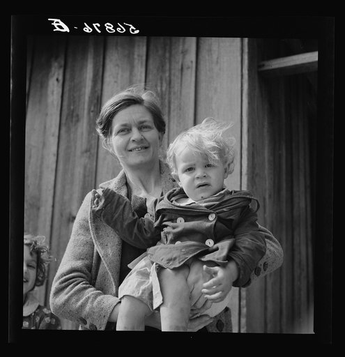 Untitled photo, possibly related to: Child of construction worker who had been employed on Camp Blanding job. Starke, Florida