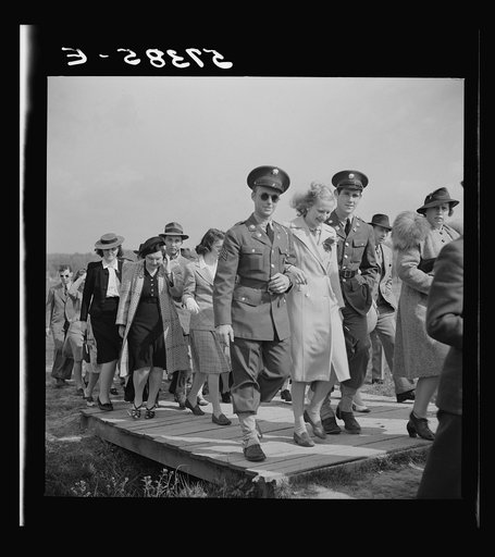 Spectators at the Point-to-Point Cup race of the Maryland Hunt Club. Worthington Valley, near Glyndon, Maryland