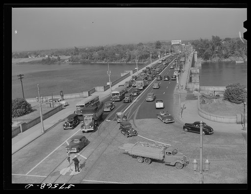 Traffic congestion across the bridge from East Hartford to Hartford, Connecticut after the Pratt and Whitney United Aircraft change of shift