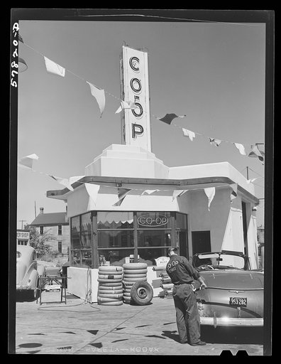 Cooperative gas station in Minneapolis, Minneapolis