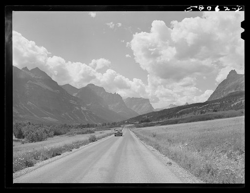 Going-to-the-Sun highway. Glacier National Park, Montana