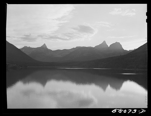 Lake Saint Mary on Going-to-the-Sun highway. Glacier National Park, Montana