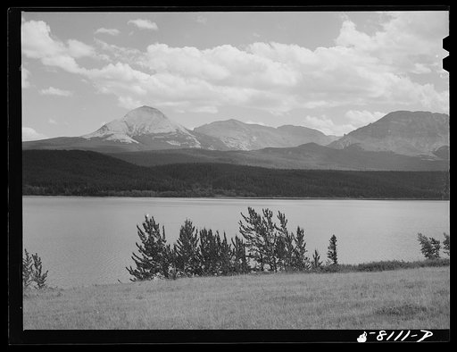 Lake Saint Mary on Going-to-the-Sun highway. Glacier National Park, Montana
