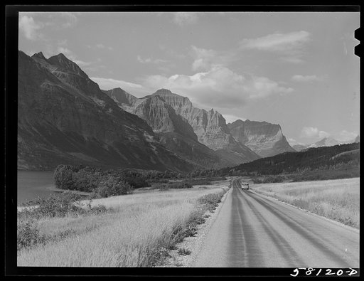 Going-to-the-Sun highway. Glacier National Park, Montana