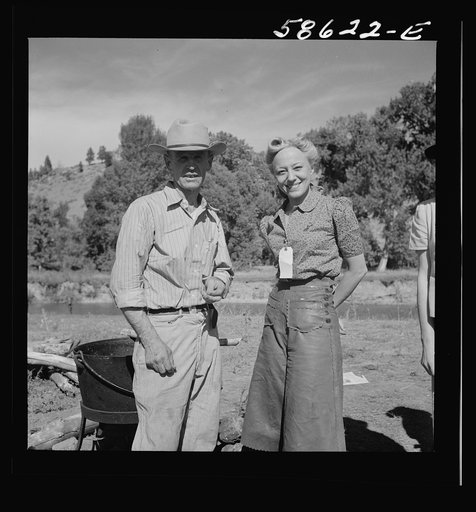 Untitled photo, possibly related to: Sally Rand at the stockmen's picnic and barbecue. Spear's Siding, Wyola, Montana