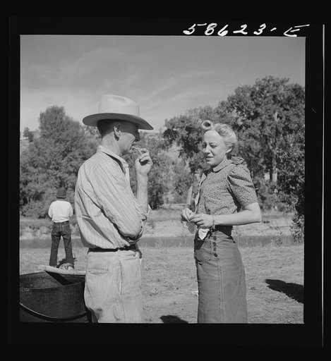 Untitled photo, possibly related to: Sally Rand at the stockmen's picnic and barbecue. Spear's Siding, Wyola, Montana