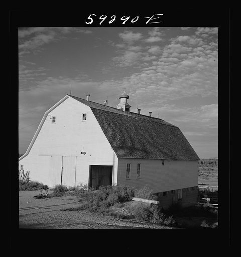 Barn on farm near Scottsbluff, Nebraska