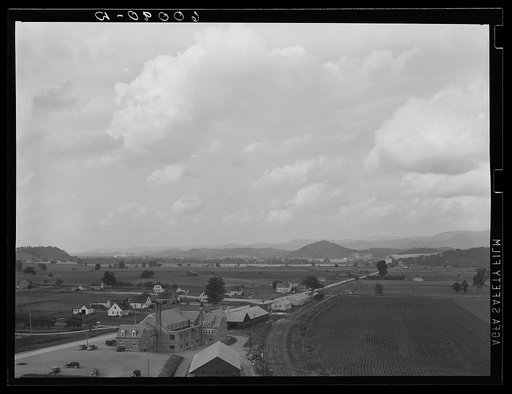Untitled photo, possibly related to: Community stores, Tygart Valley project. West Virginia trading post