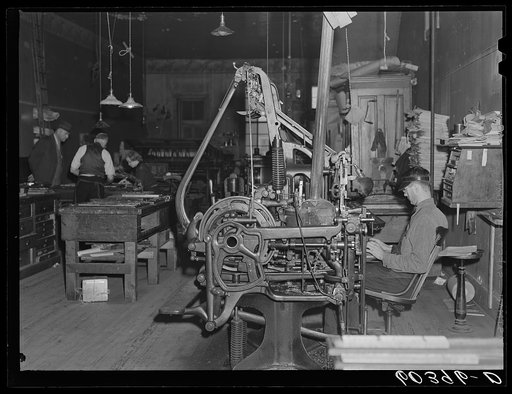Linotype operator. Litchfield, Minnesota