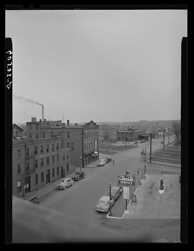 Untitled photo, possibly related to: Gas station on sunny afternoon. Dubuque, Iowa