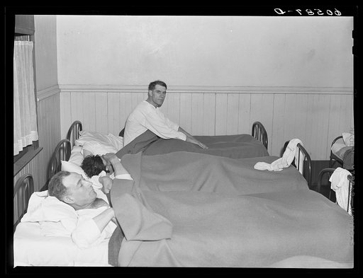 Domintory at city mission, Dubuque, Iowa. There are beds for twenty-five men. They retire at 8:30 p.m.