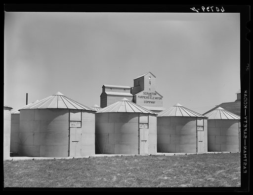 Evernormal granary bins. Scranton, Iowa