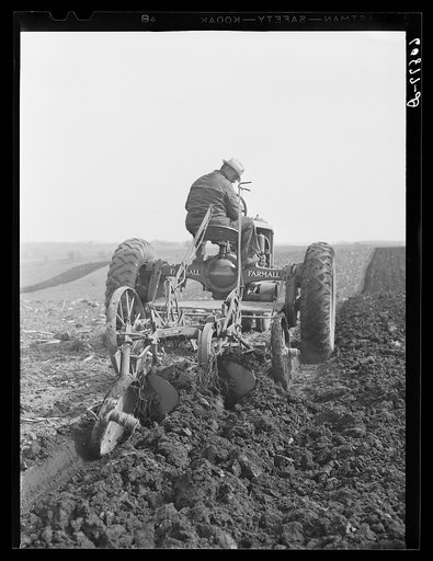 Plowing with tractor. Jasper County, Iowa