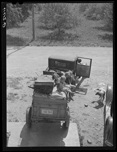 Family of migrants from Arkansas ready to move to new work location. Berrien County, Michigan