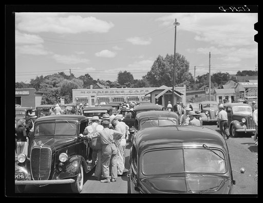 Untitled photo, possibly related to: Open fruit market. Benton Harbor, Michigan