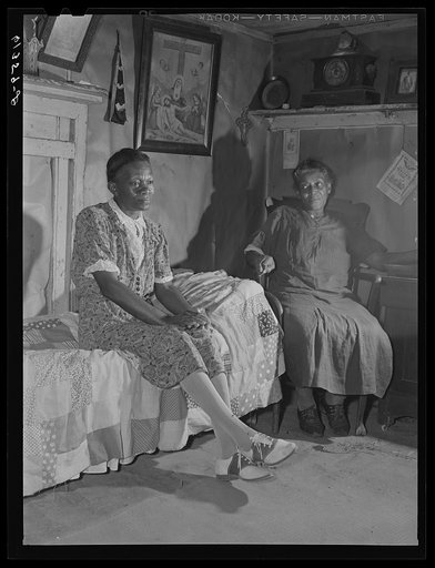 Mrs. Dyson's daughter-in-law from a nearby farm pays her a visit. Saint Mary's County, Maryland