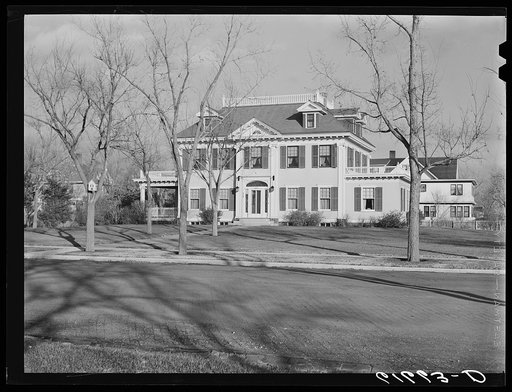 Untitled photo, possibly related to: Residence. Aberdeen, South Dakota