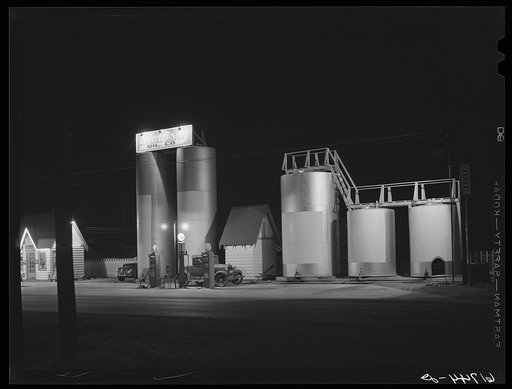 Oil tanks. Sikeston, Missouri