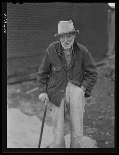 Old man in Piggott, Arkansas