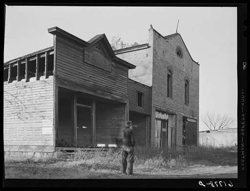 Abandoned stores in Shaw, Kansas