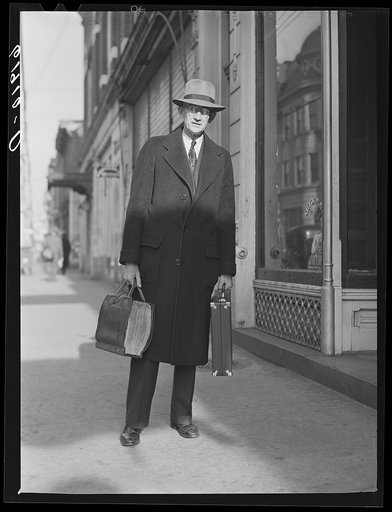 Traveling salesman. Paris, Kentucky