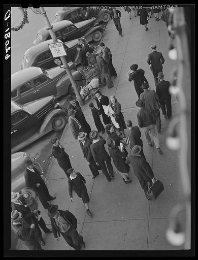 Christmas shoppers. Gadsden, Alabama