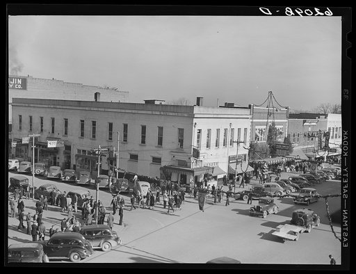 Christmas shopping crowds. Gadsden, Alabama