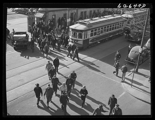 Shipyard employees getting out at 4:00 p.m. Newport News, Virginia