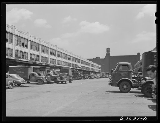 Produce market, where commission merchants sell to retailers. Chicago, Illinois