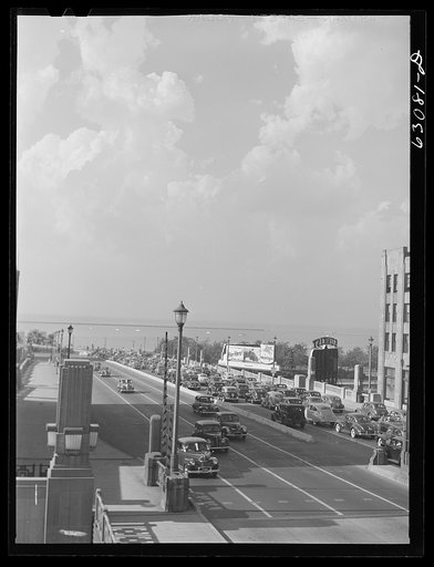 Five p.m. traffic on North Shore Boulevard. Chicago, Illinois