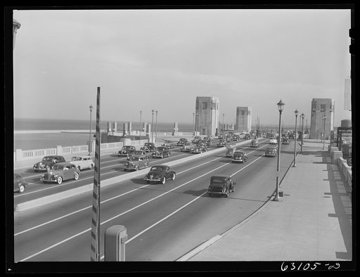 Five p.m. traffic on North Shore Boulevard. Chicago, Illinois