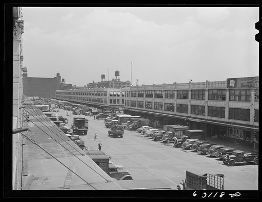 Produce market, where commission merchants sell to retailers. Chicago, Illinois