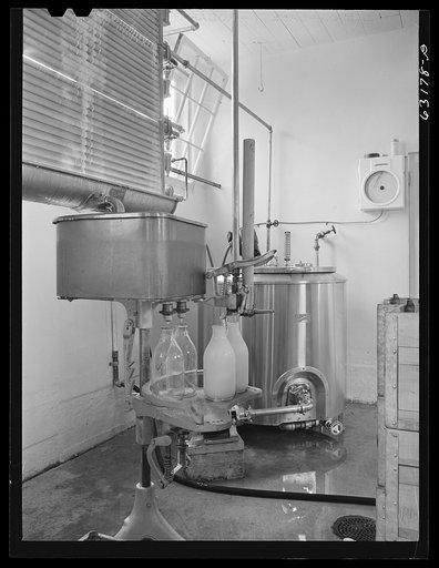 Pasteurizing and bottling plant. Greendale, Wisconsin