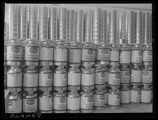 Cream cans. Antigo, Wisconsin
