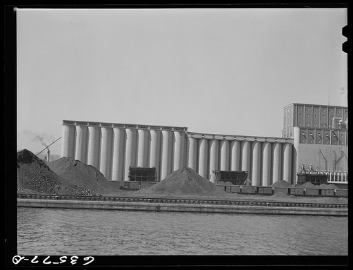 Untitled photo, possibly related to: Great Lakes boats bring coal from the East and return with wheat. Duluth, Minnesota