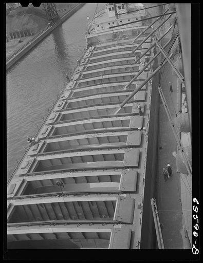 Loading grain boat. Occident elevator. Duluth, Minnesota